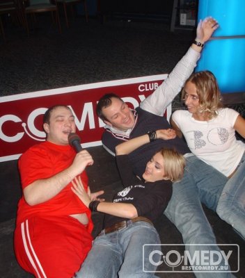 Фото танцовщиц Comedy Club с резидентами и без (Часть 2)